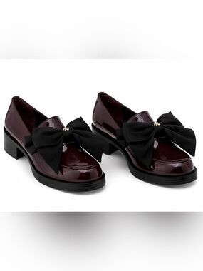 NWT KARL LAGERFELD PARIS Camilia Patent Leather Bow Detail Loafer Pumps Sz 8,5